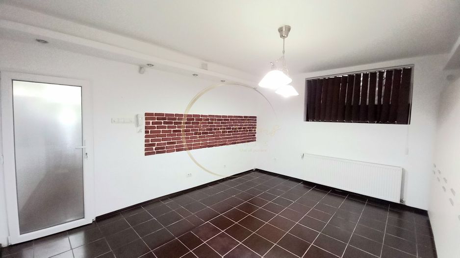 OCAZIE | Spațiu de birou încăpător sau locuintă proprie în Centrul vechi - Poză 3
