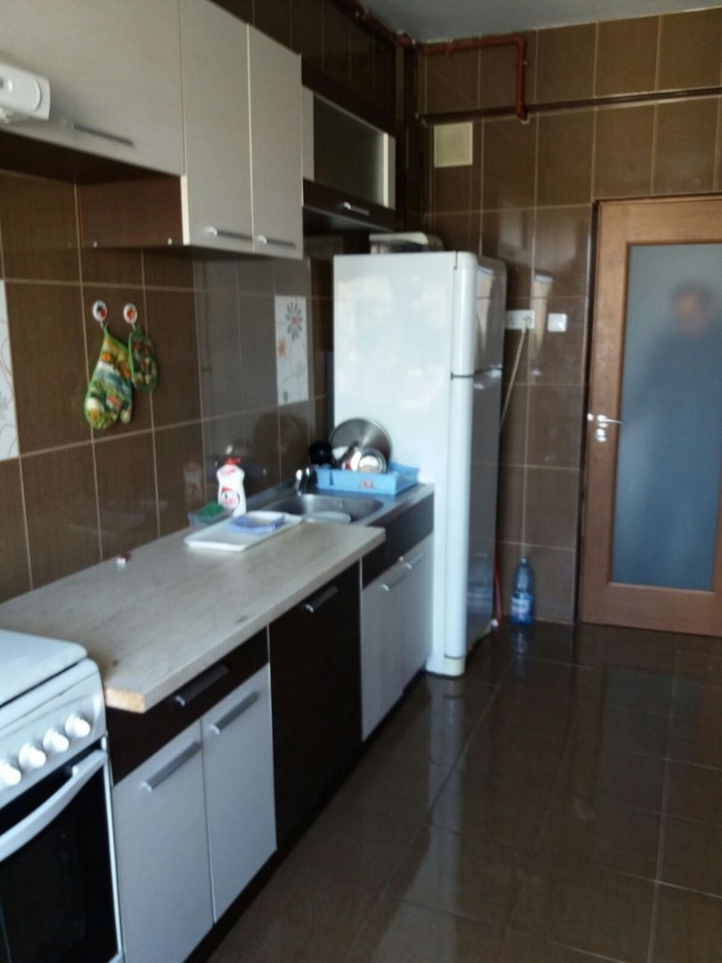 BRASADAS închiriază ap 2 cam decomandat Et 5/7 - Unirii. - Poză 7
