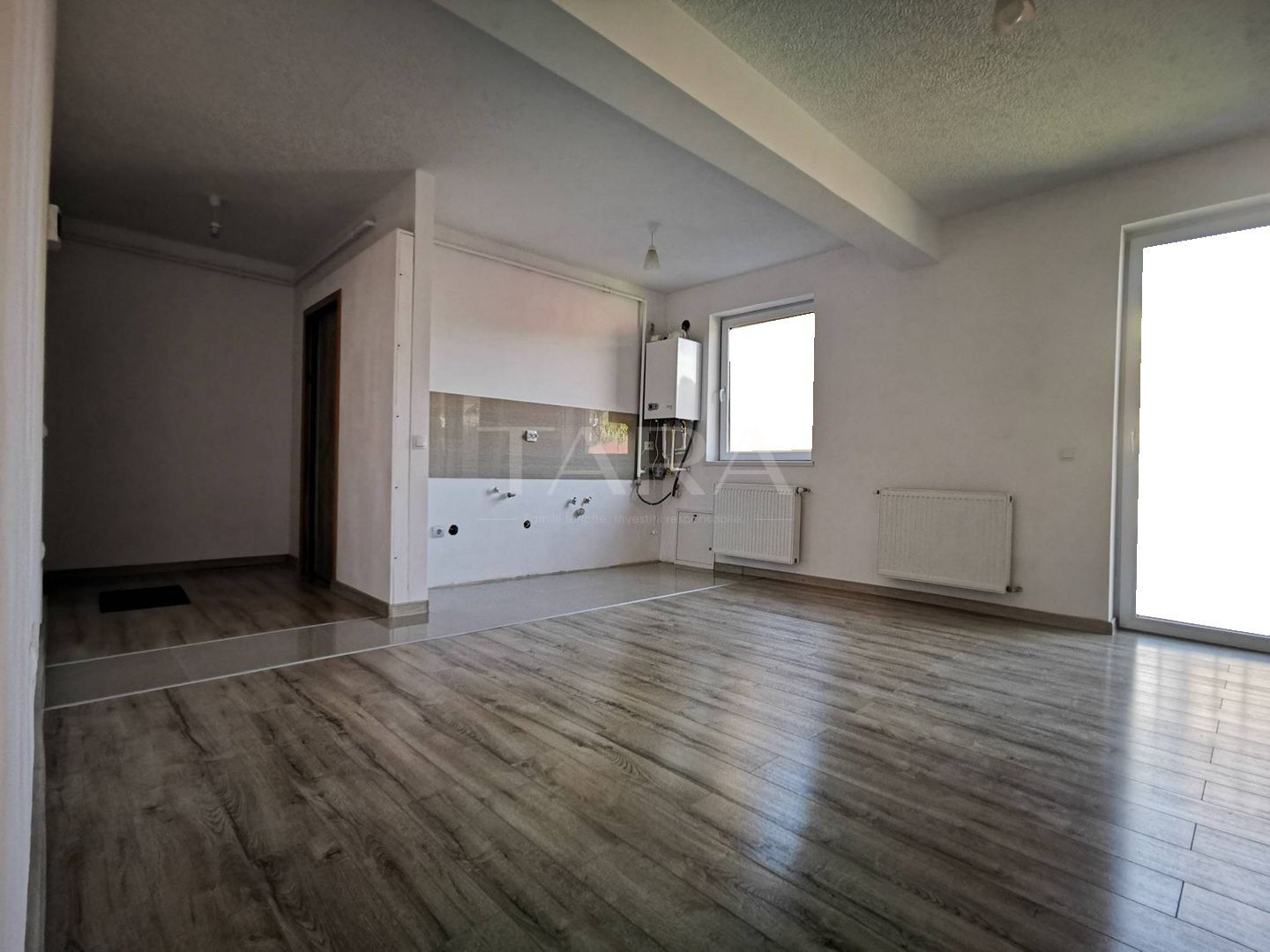 Apartament cu 2 camere finisat, 42 mp, zonă cu acces facil. - Poză 1