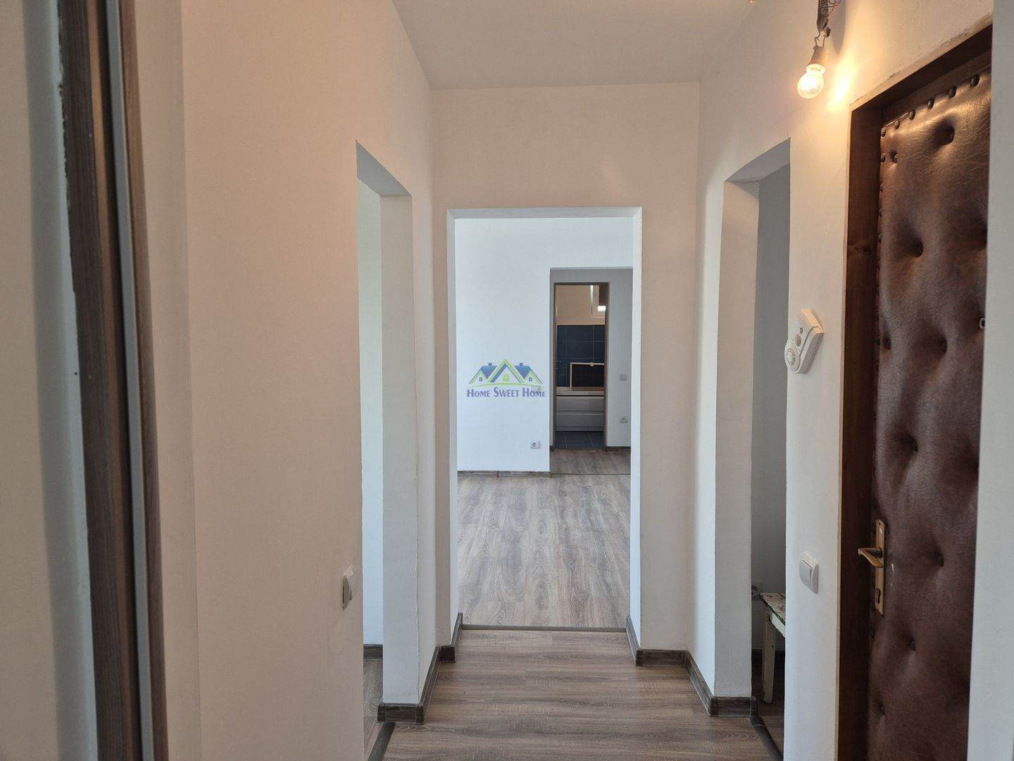Vand apartament 3 camere, zona Profi(M3), et. 3/4, semi, 55mp, balcon - Poză 1