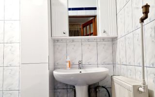 2 camere 60 mp, DECOMANDAT, 1 Mai, vila - Poză 5