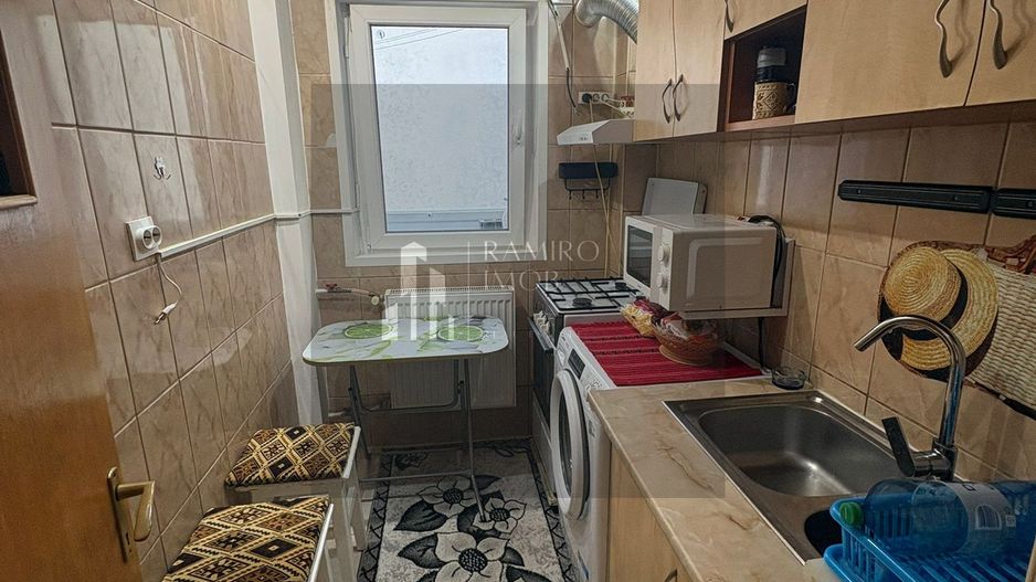 Garsoniera Metrou 1 Decembrie 1918 confort 1 - Poză 3