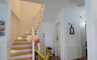 Vanzare casa partial mobilata-utilata-curte 300mp Mogosoaia - Poză 7