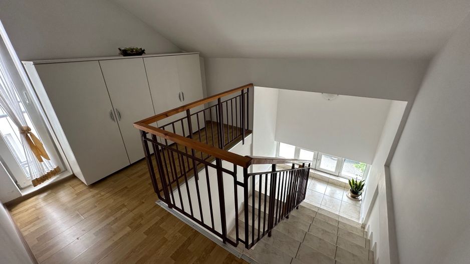 Casă / Vilă cu 5 camere zona Lunei - Poză 38