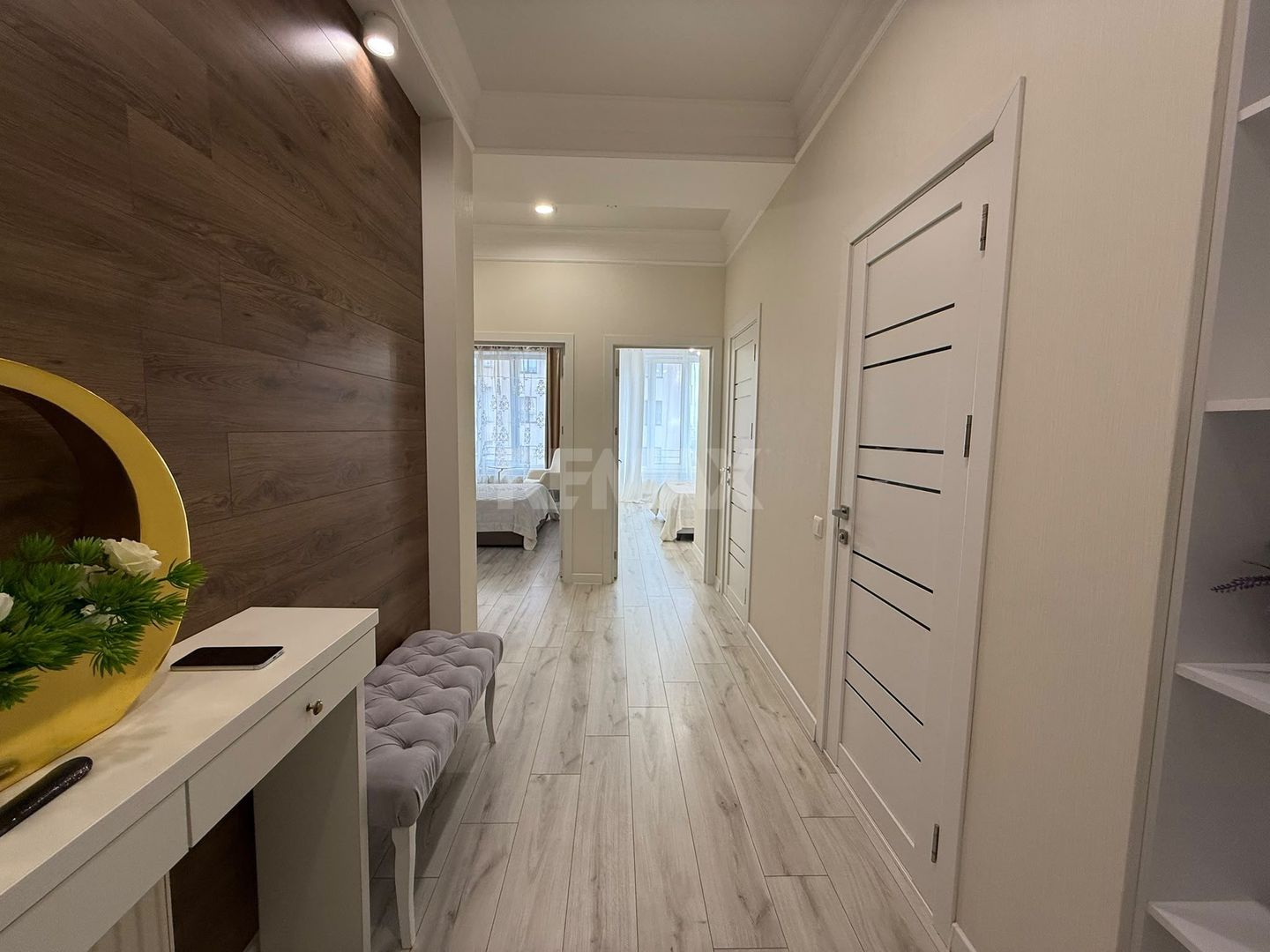 Apartament cu 2 dormitoare si living chiar in centrul Chișinăului - Poză 7