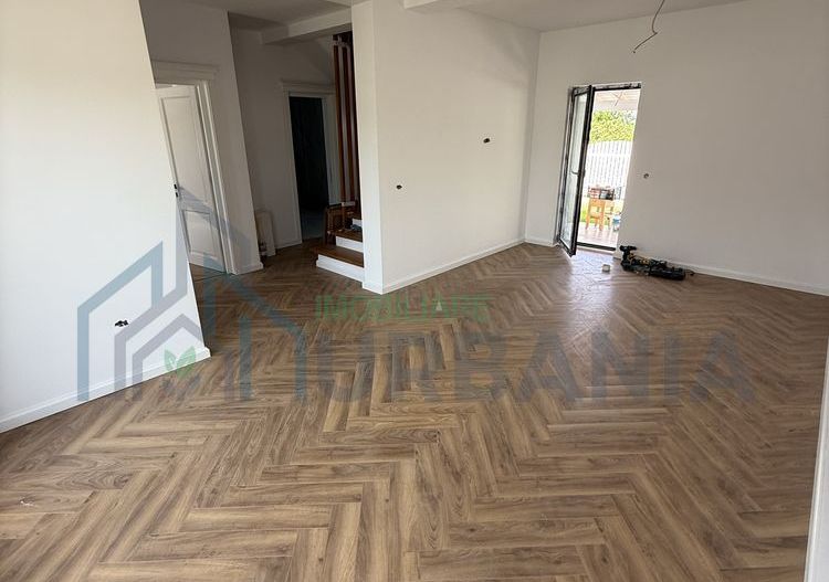Vand casa tip duplex Hlincea - Poză 1