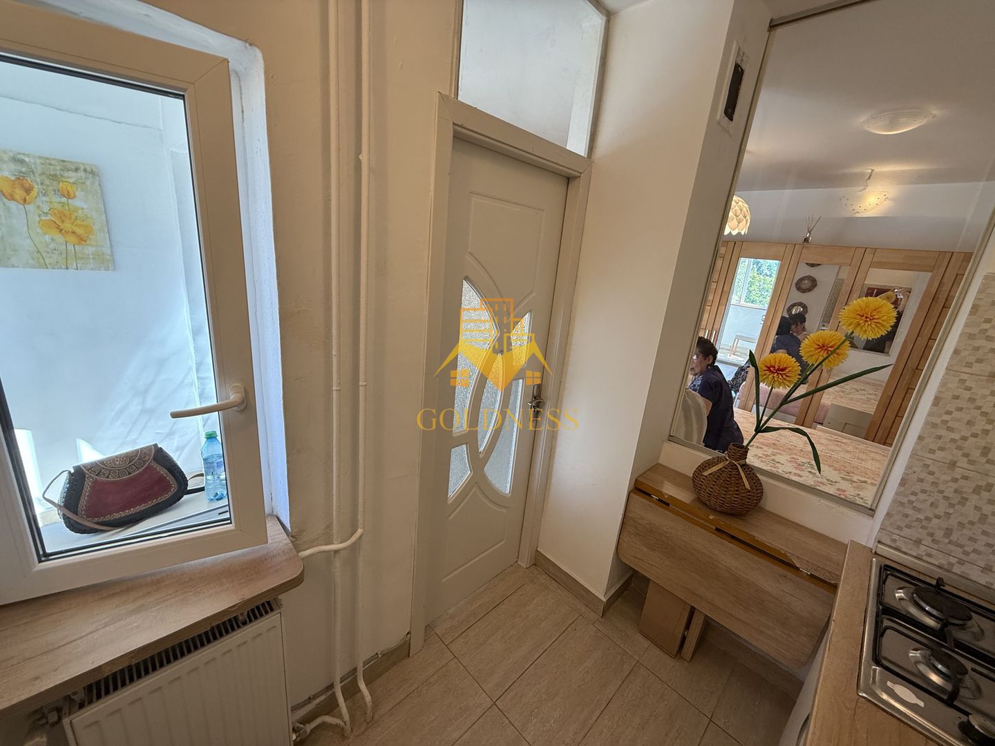 o camera, balcon, Ultracentral, Piata Stefan cel Mare, Teatru - Poză 7
