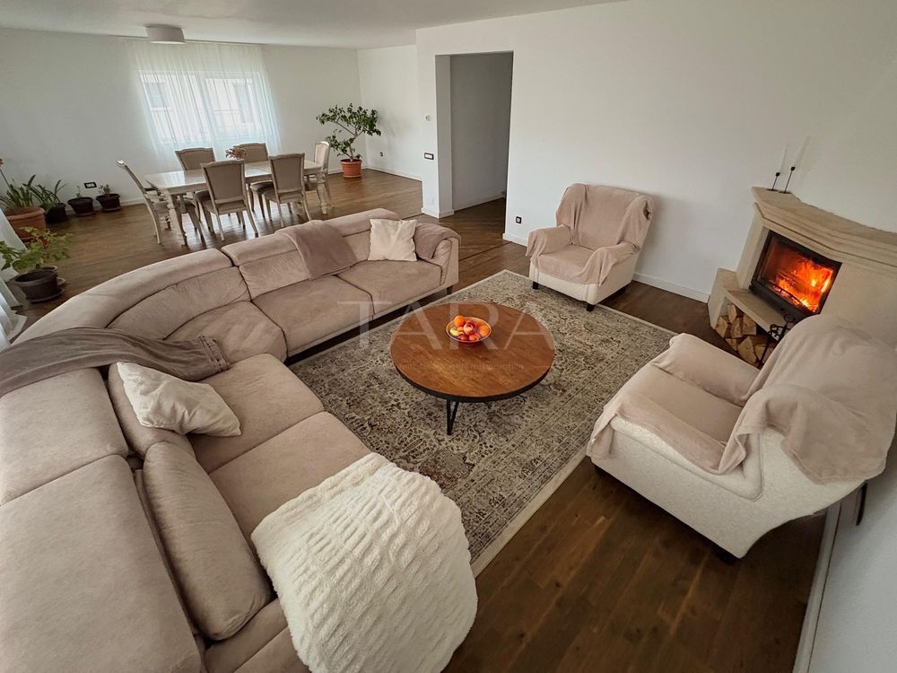 Penthouse spectaculos, 200 mp utili, terasă de 150 mp, zona Panemar. - Poză 2