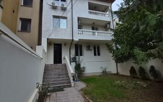 De vânzare Vilă individuala 11 camere curte proprie Parcul Carol - Poză 2