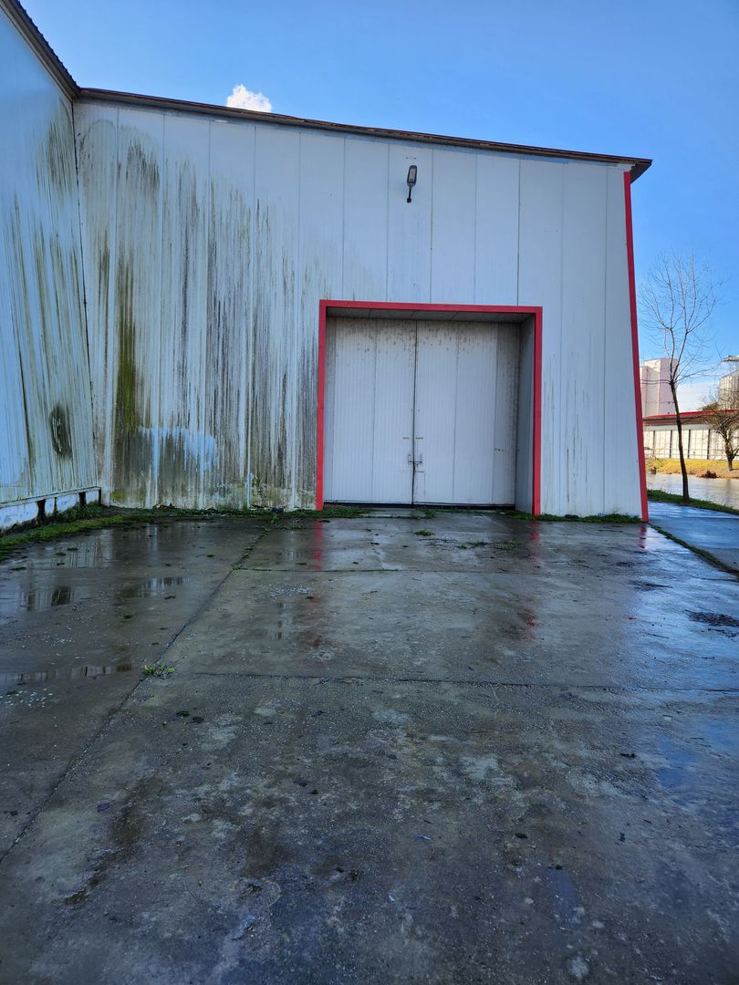 Hale depozit-productie industriala la 20 km de TM - Poză 14