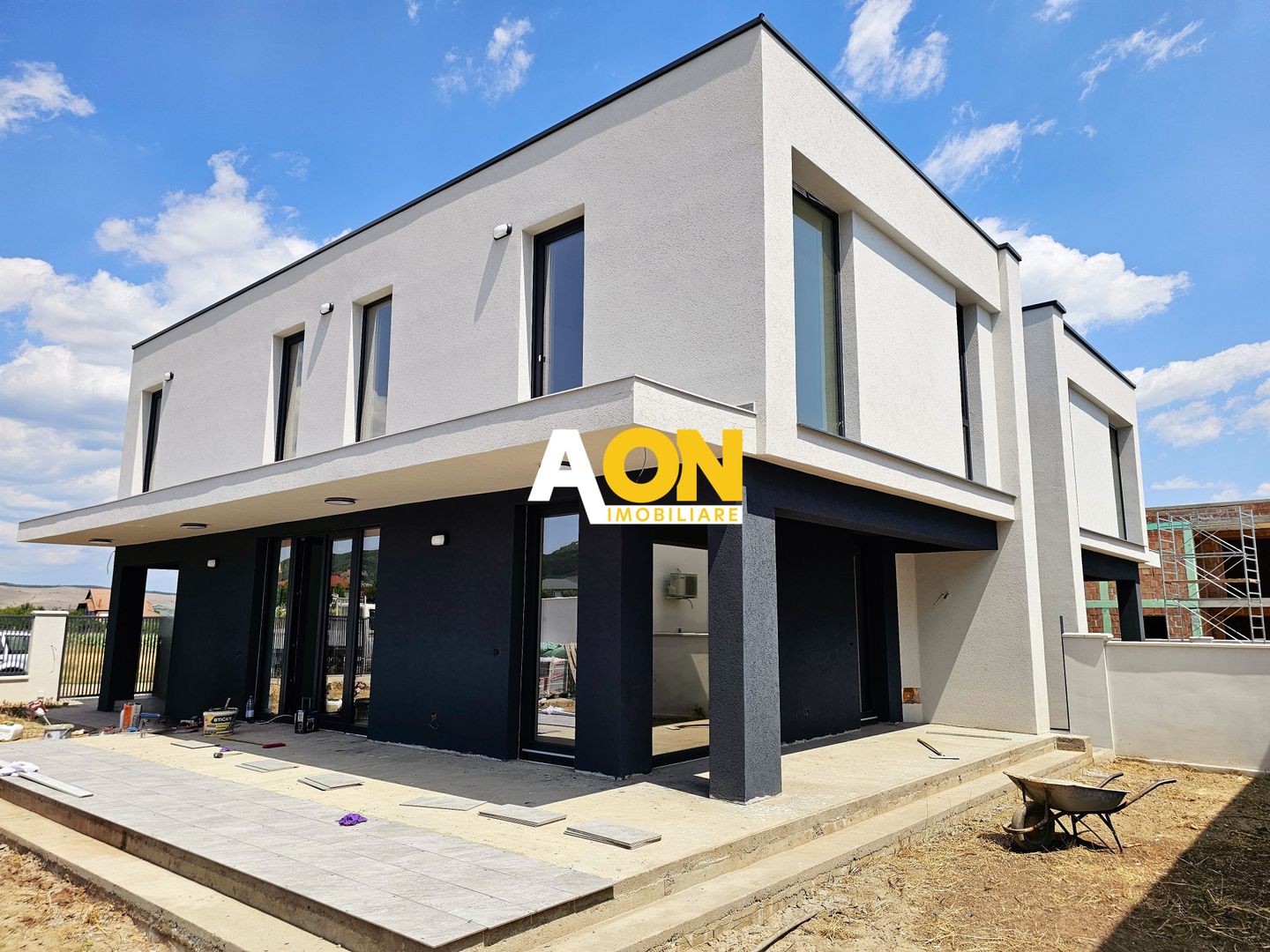 Casa moderna, 4 camere, semifinisata, 386 mp teren, zona Micesti - Poză 1