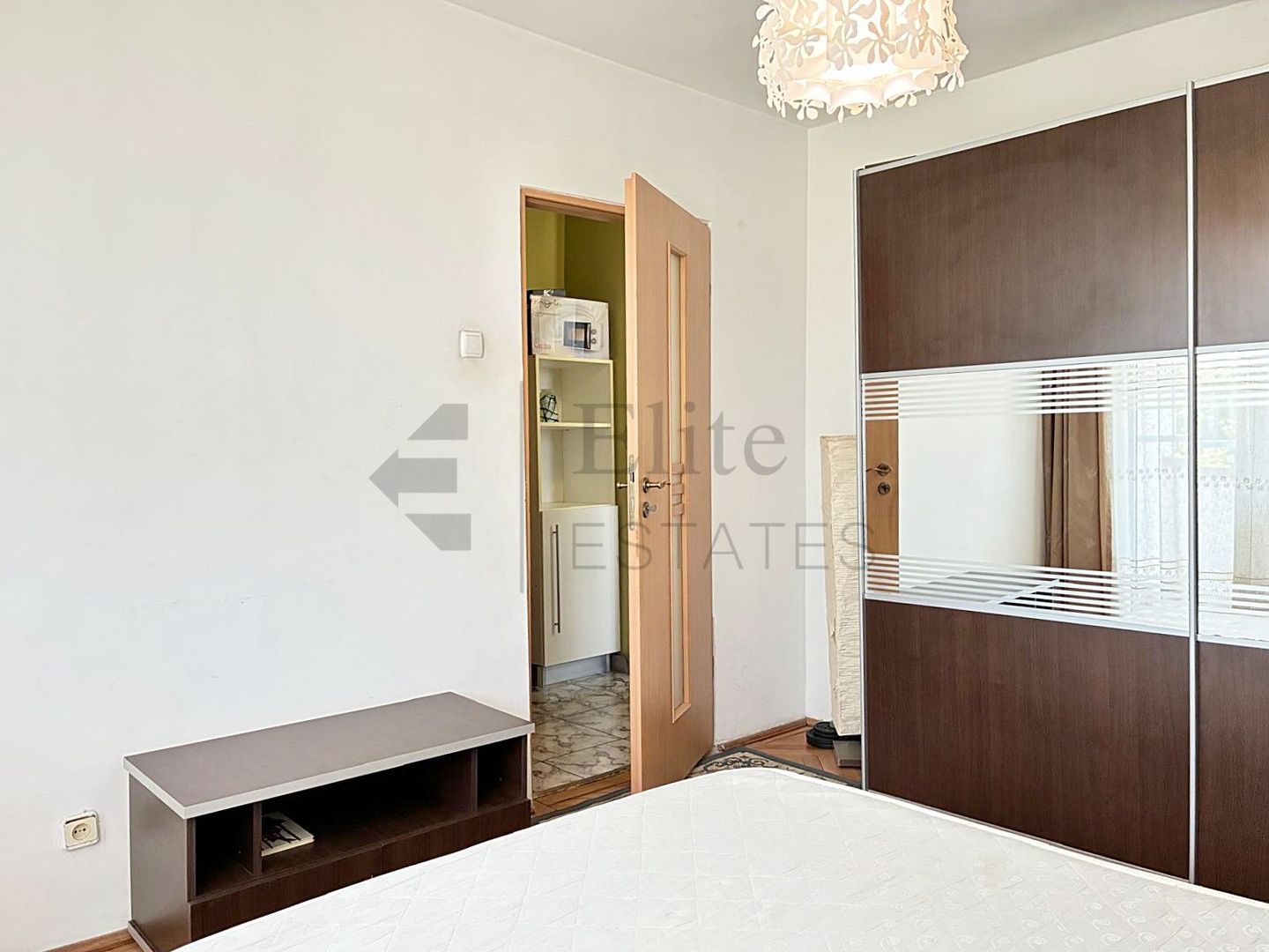 Apartament cu 4 camere de inchiriat Splaiul Crisanei, Oradea - Poză 10