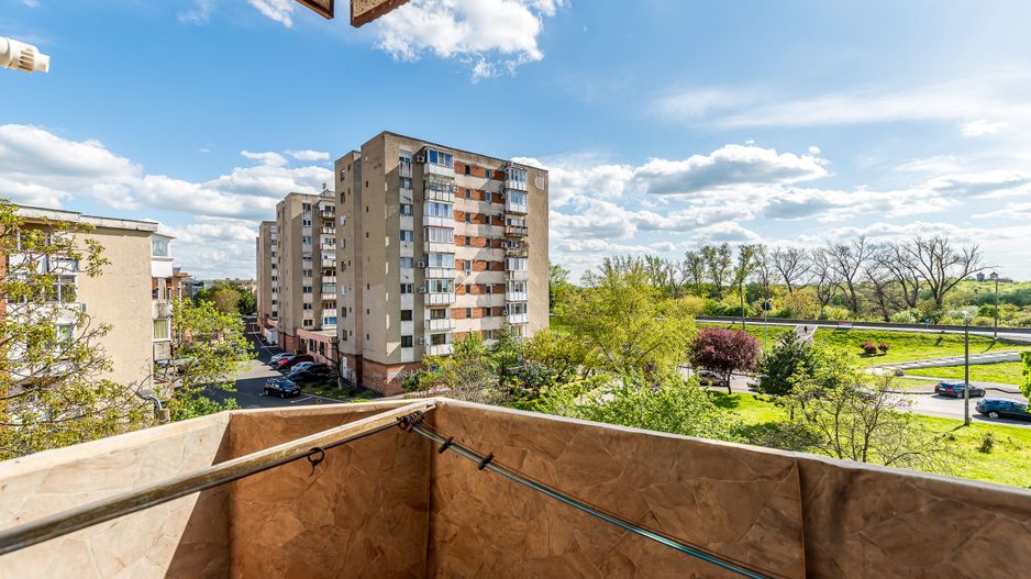Apartament 3 camere Micalaca 300. Vedere superbă spre Mureș - Poză 1