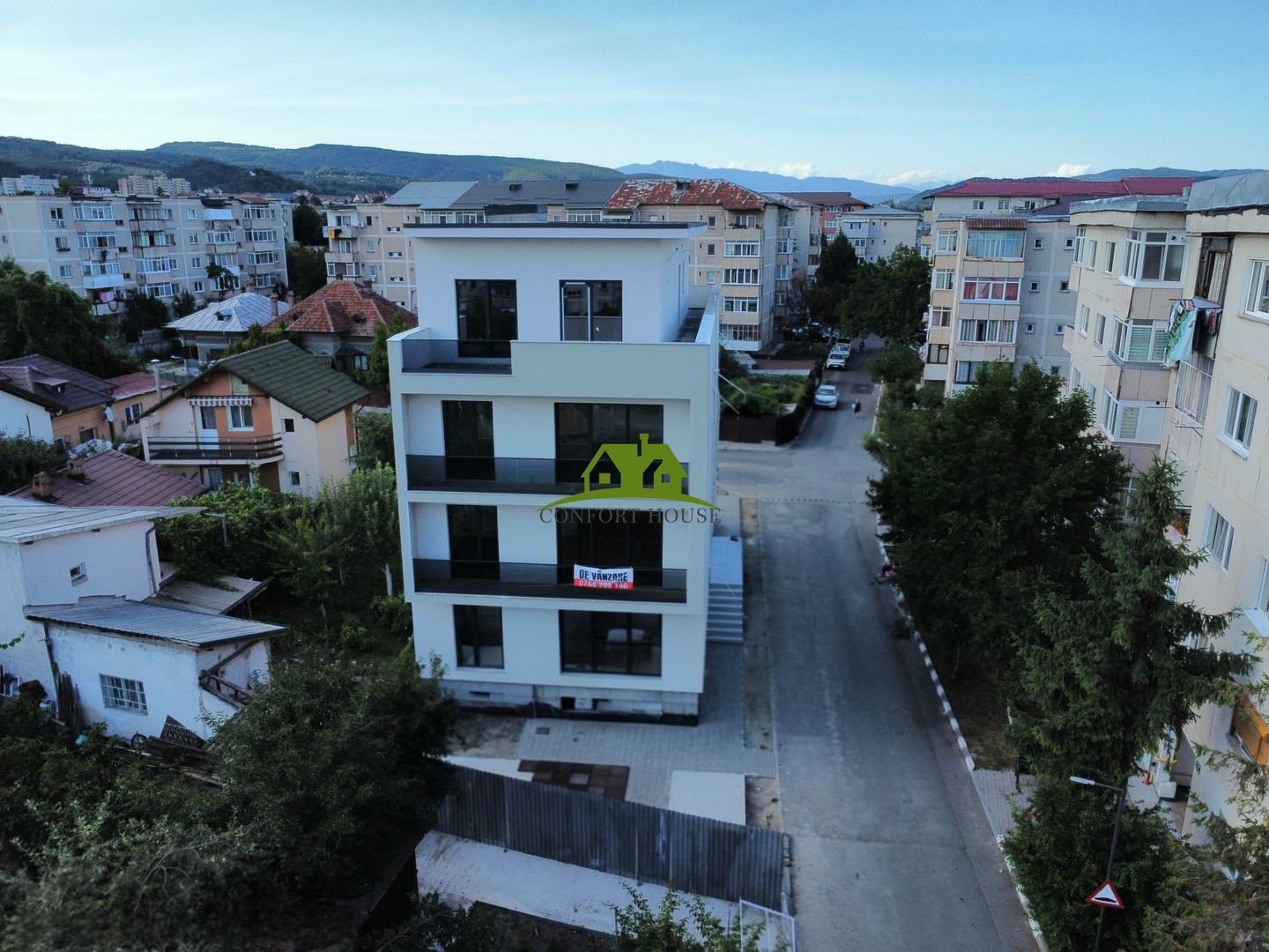 Ap.3 Camere la Etaj 1,Bloc 2026, cartier Traian-Cecilia Storck , Rm.VL - Poză 2