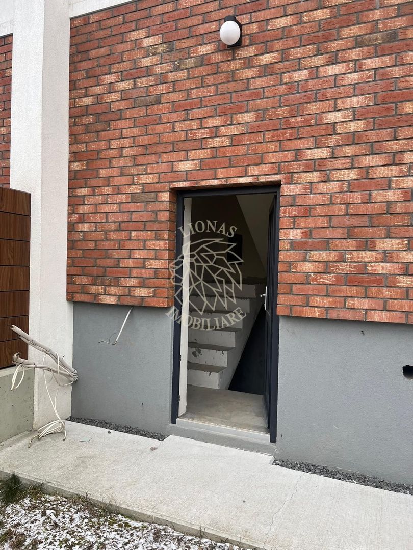 Doua case in Duplex 4 camere 183 mp-teren 295 mp-Dezmir Jud. Cluj - Poză 3