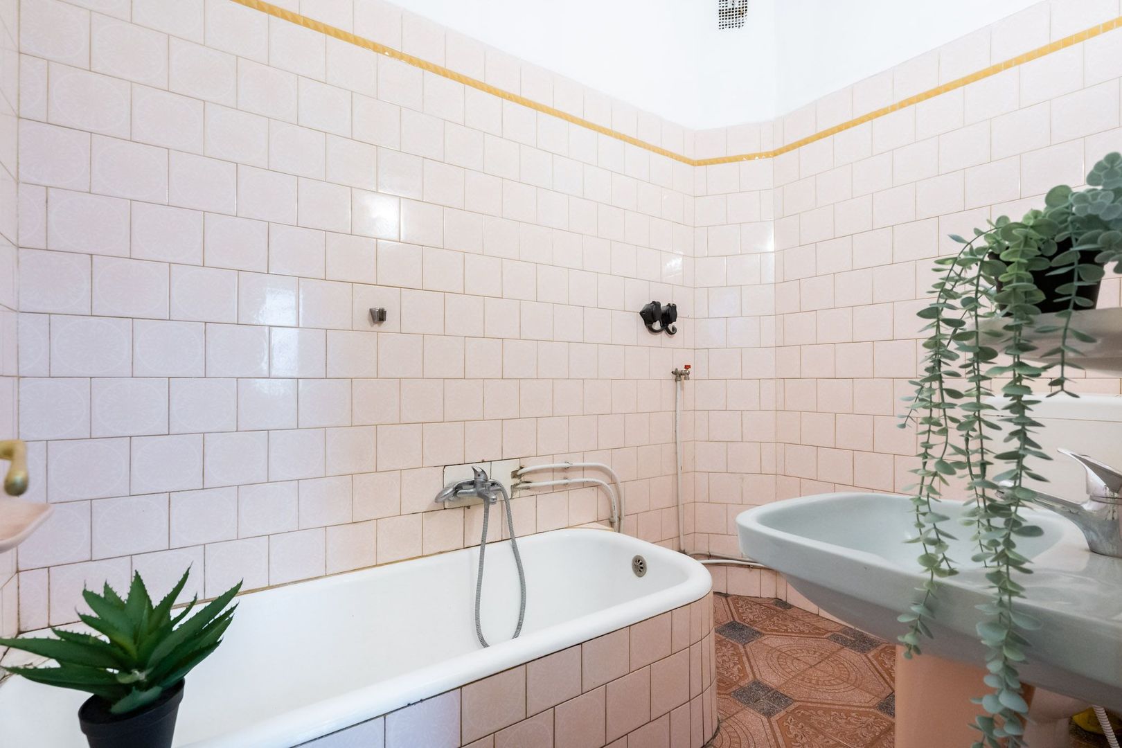 COMISION 0% - Casa 4 camere, singur curte, 400m de Bd Unirii - Teren 224 mp - Poză 11