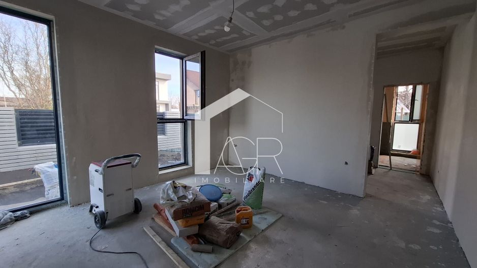 Casa cu 4 camere de vanzare, Bucov, Mica Roma - Poză 8