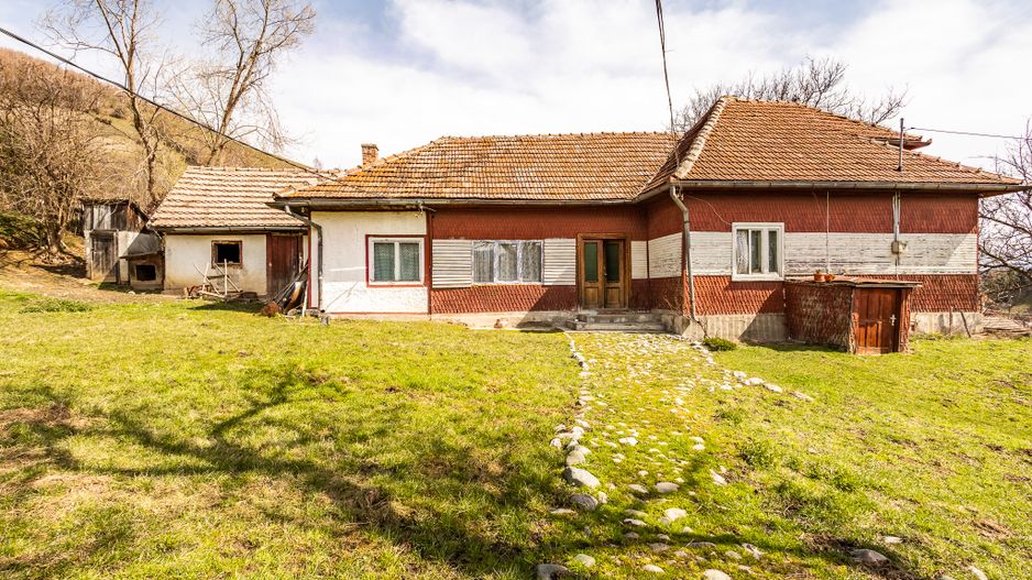 Domeniu de 6.500 mp teren+casa parinteasca,in magia Bucegilor,Moieciu, Brasov. - Poză 14