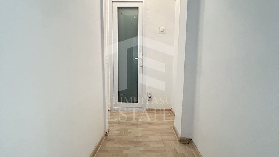 Apartament 4 camere 70 mp 2 bai centrala termica - Inel 2 - Scoala 39 - Poză 13