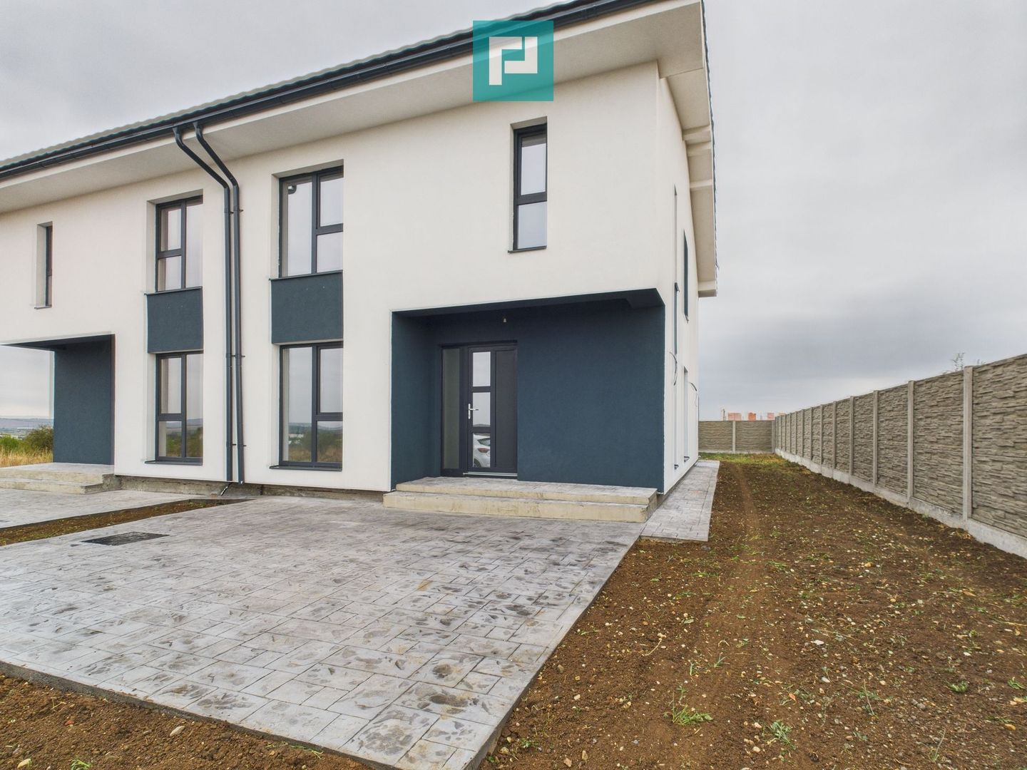 Duplex cu 3 camere și curte generoasă în Pișchia - Poză 1