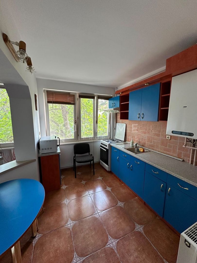 DE ÎNCHIRIAT: Apartament cu 3 camere | Cartierul Cornișa (Zona Zambara - Poză 6
