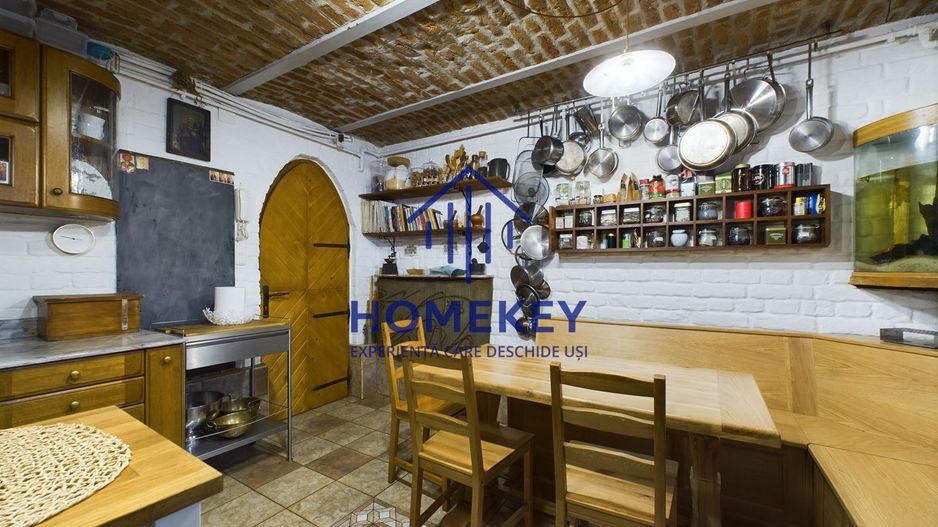 Casa/Vila de Inchiriat cu Terasa- centru - Poză 16