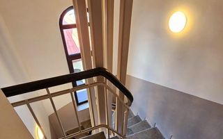 🏢 Spațiu de birouri – 5 camere, 3 băi – Mansardă vilă, Central - Poză 41