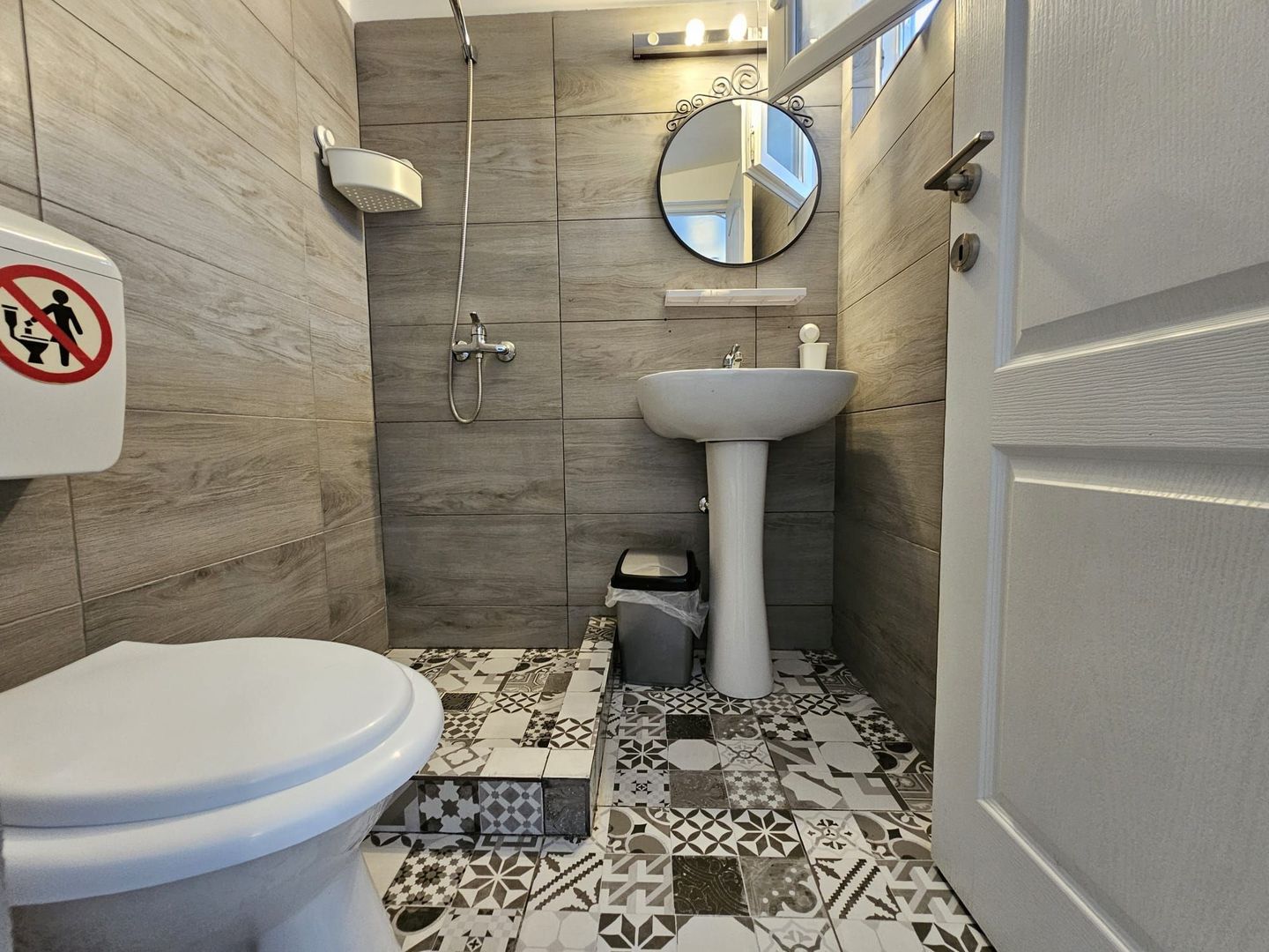 Complex de 7 bungalouri de vanzare în Corbu la 300 m distanta de mare - Poză 5