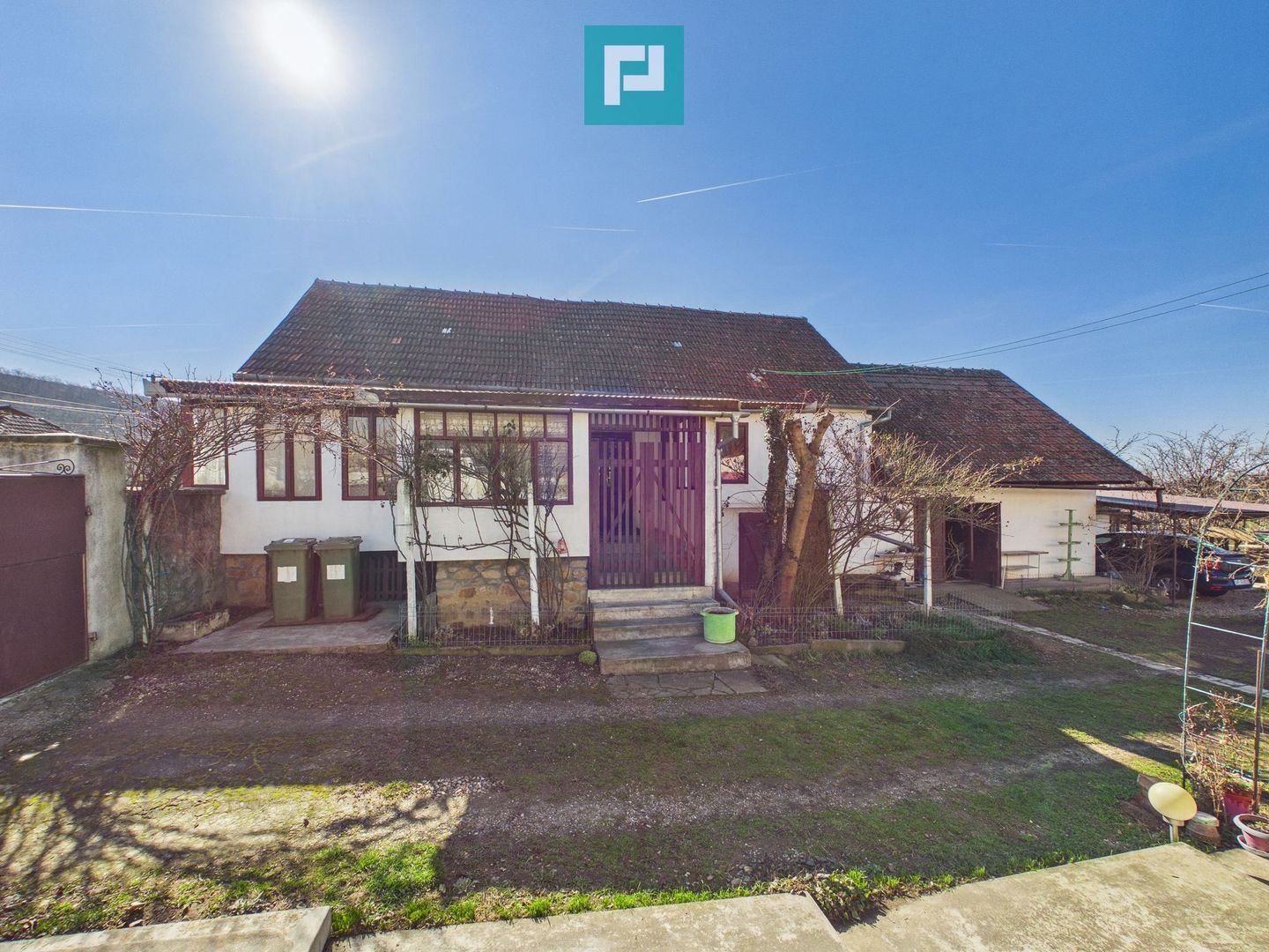 Casă cu 6 camere pe teren de 2029 mp – Miniş - Poză 3