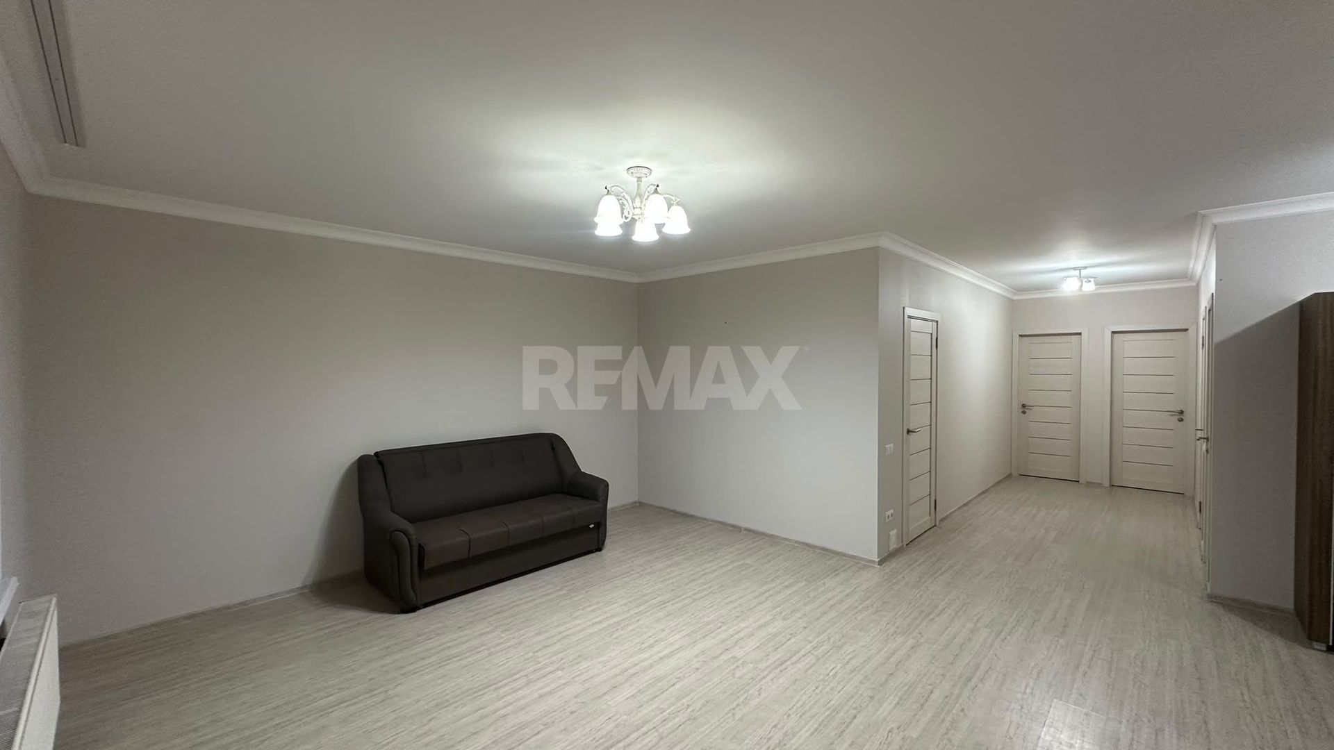 De vinzare Apartament 2 camere si balcon + living cu logie - Poză 20