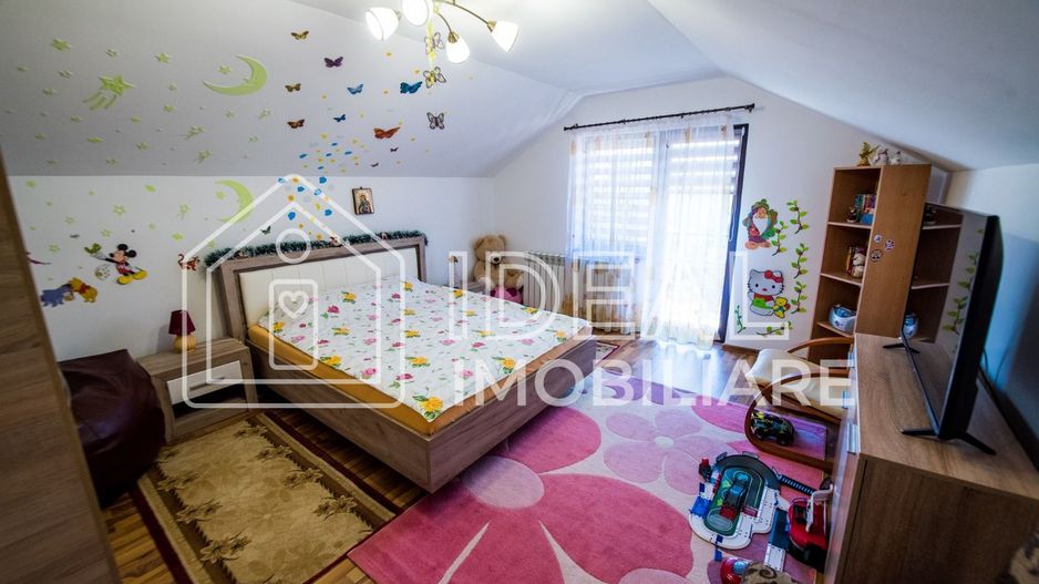 Casa Individuala cu 8 camere si 430 mp de curte, zona Calea Poplacii - Poză 29