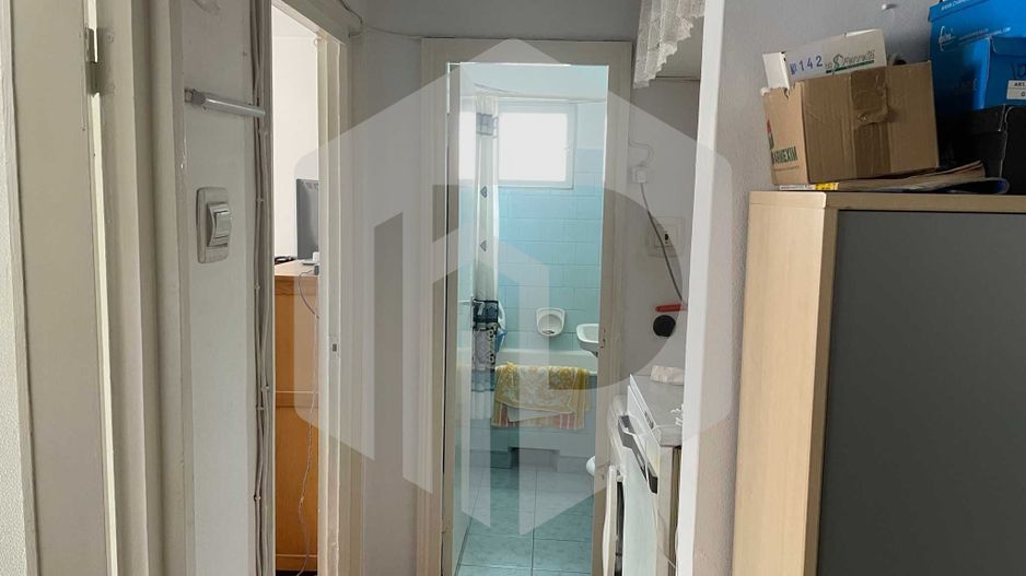 Apartament 3 camere decomandat-V. Aaron/ str.Iezer+pivnita - Poză 3