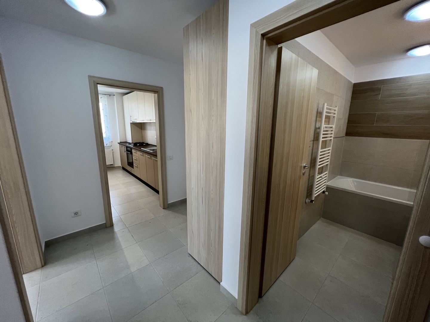 Apartament cu 2 camere in Urban Plaza - Poză 9