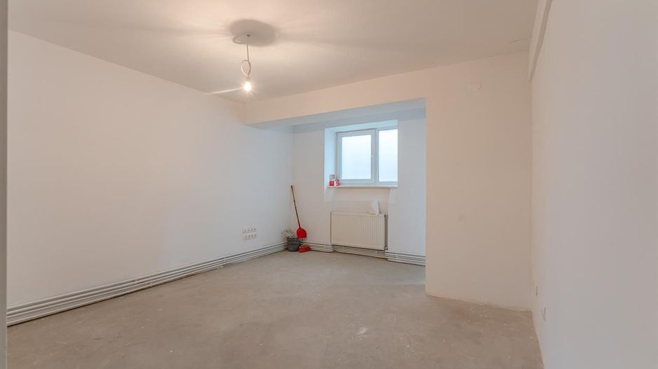 Spatiu comercial la demisol cu acces direct din strada - Poză 5