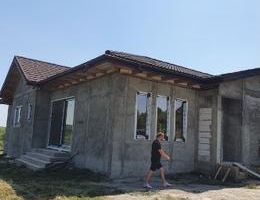 Casă de vânzare în Schitu Duca, 220 mp construiți, teren 1200 mp - Poză 3