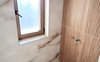 Oferim spre vanzare casa-duplex cu 4 camere si 3 bai situata in Giroc - Poză 12