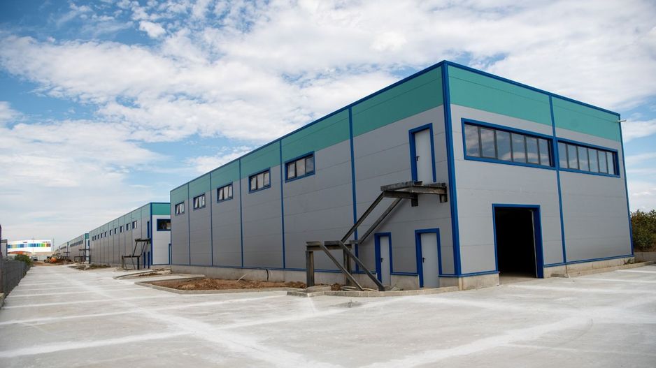Ansamblu industrial format din 9 hale de vânzare – Popești-Leordeni - Poză 2