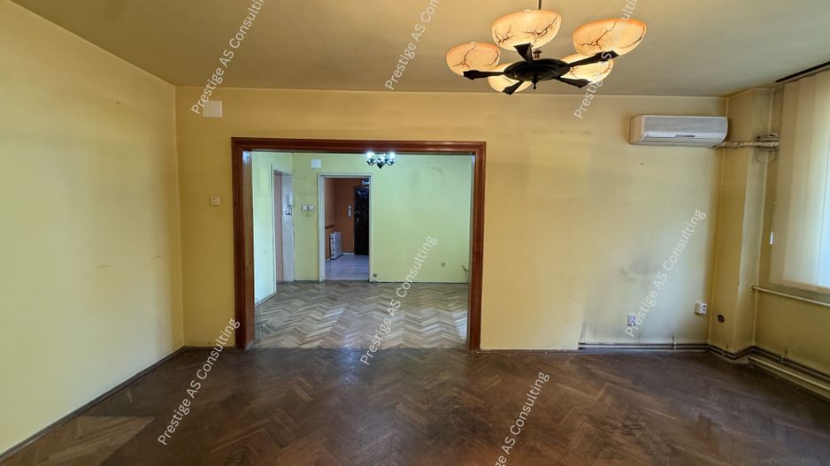 Apartament 4 camere, parter inalt zona Punctele Cardinale - Central - Poză 1