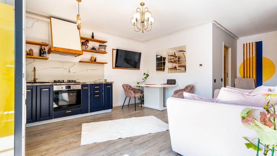 Vând apartament, 2 camere, cu gradina, de 44 mp utili, Floresti - Poză 1