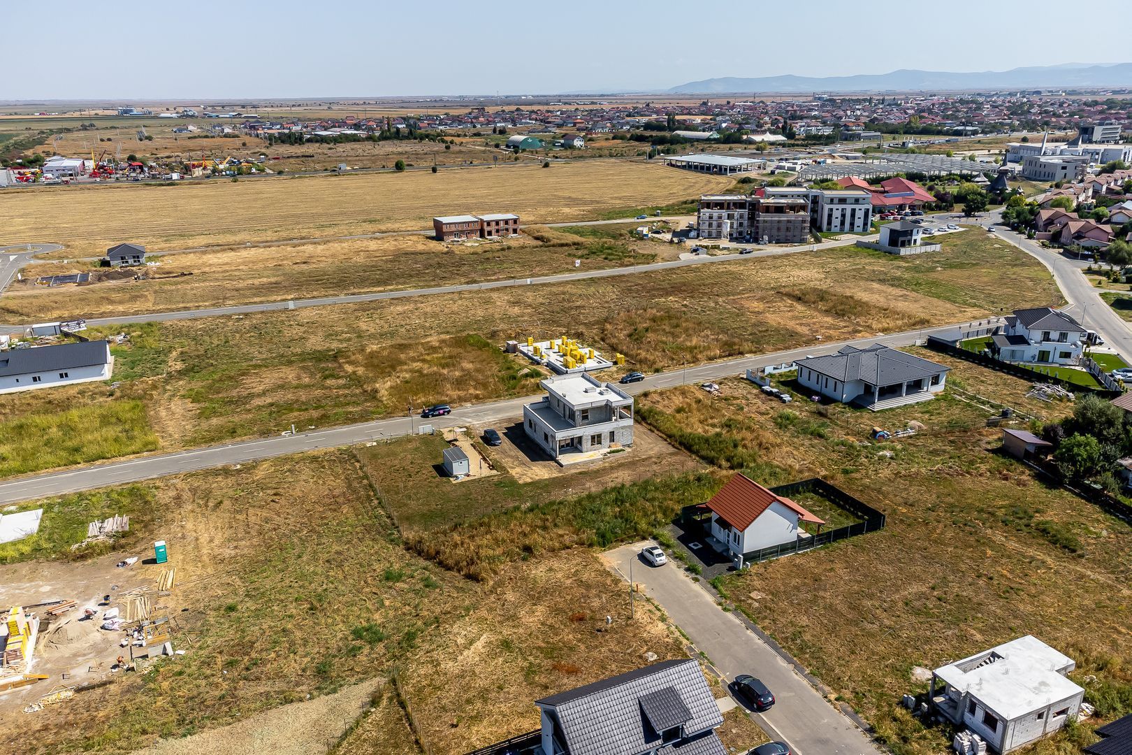 PROPRIETATE VÂNDUTĂ! Vilă spațioasă– Via Carmina, Arad. - Poză 8