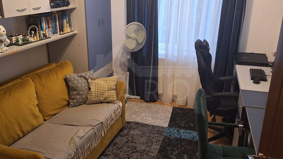 De vânzare apartament cu 3 camere-- 119. 500 EUR - Poză 2