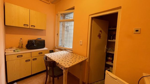 Apartament 1 camera, decomandat, zona Blascovoci. - Poză 2