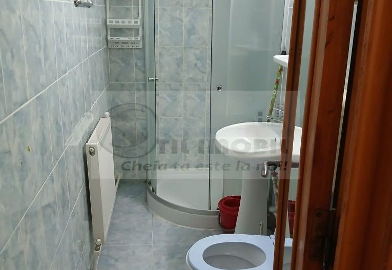 Apartament cu 2 camere - Bvd Socola - 42 mp - 67.000 euro ! - Poză 6