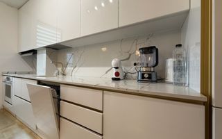 ISHO - Apartament cu 4 camere de lux, 2 bai, 2 balcoane, parcare privata - Poză 8