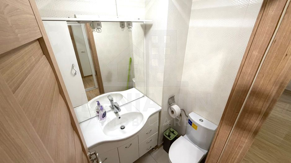 Apartament 3 camere si 2 bai Rovine decomandat 67mp  an1985 - Poză 6