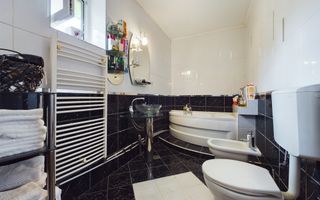 Casă cochetă pe strada Făt Frumos. - Poză 21