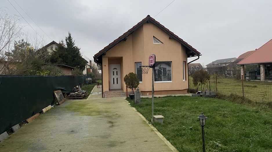 Vand casa in Amati - Poză 1