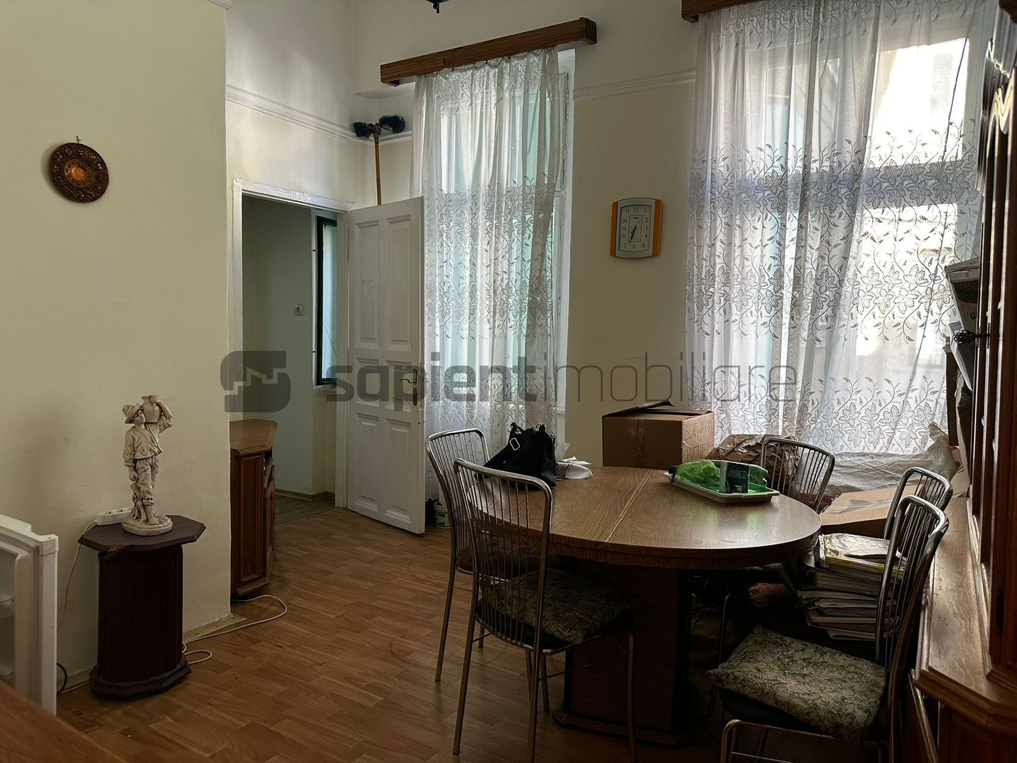Apartament la casa cu 4 camere si acces auto, ultracentral - Poză 4