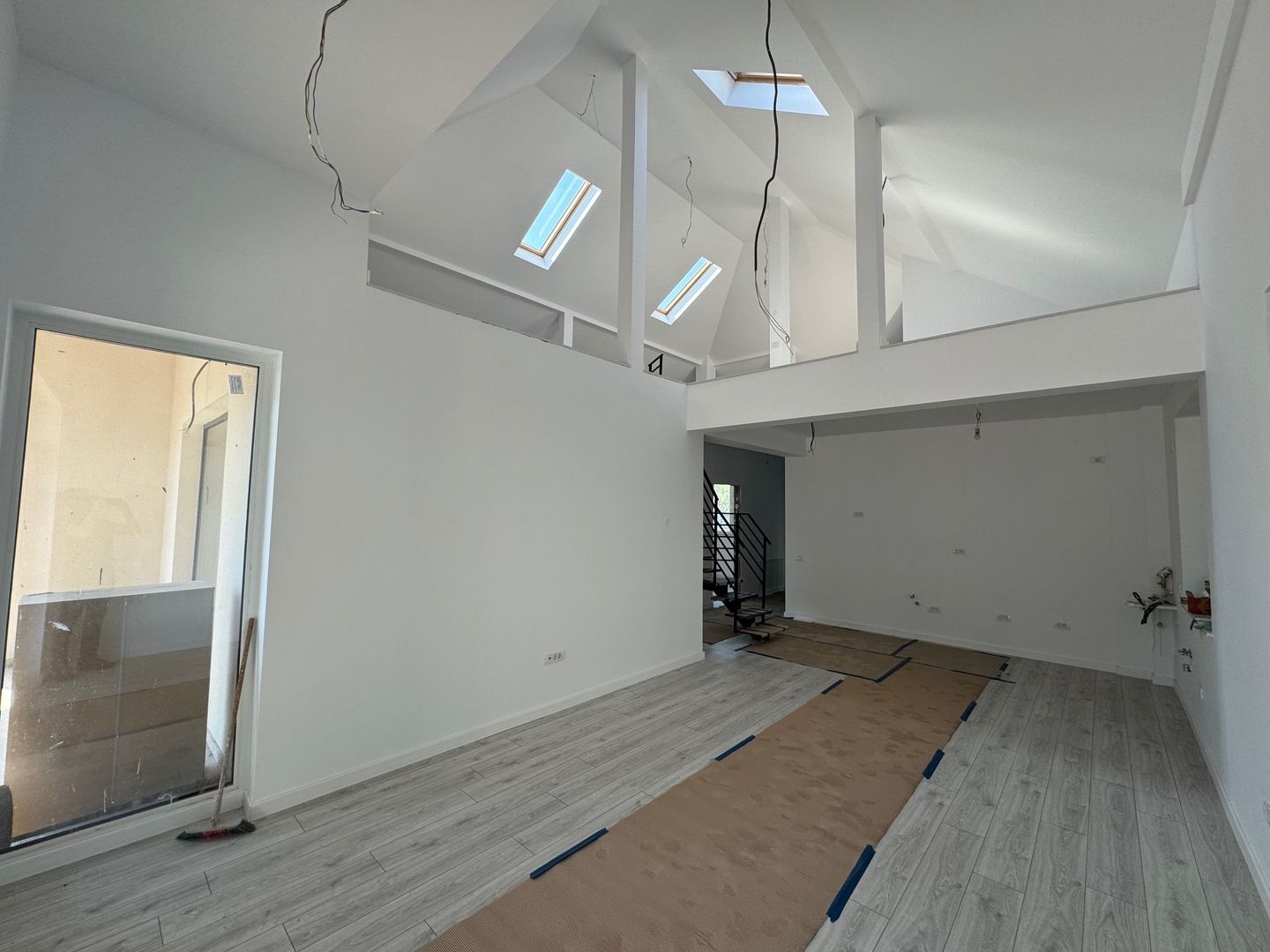 Vile parter Tunari Proiect DEOSEBIT, 150m2, curte 300m2 - Poză 7