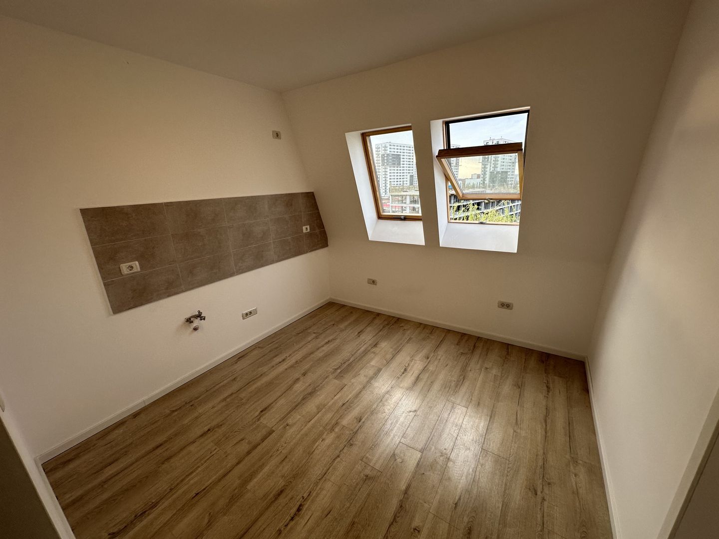 Apartament 1 camera la Mansarda zona Bucovinei - Poză 3